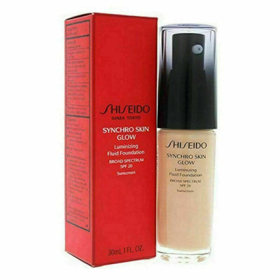 Base per Trucco Fluida Skin Glow Shiseido SPF20 (30 ml)