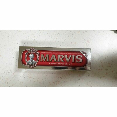 Dentifricio con Fluoro Cinnamon Mint Marvis (85 ml)